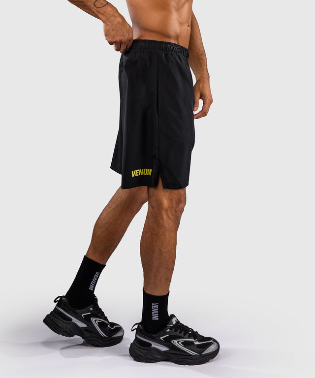 Pantaloni scurți de antrenament Venum Contender – Negru/Auriu
