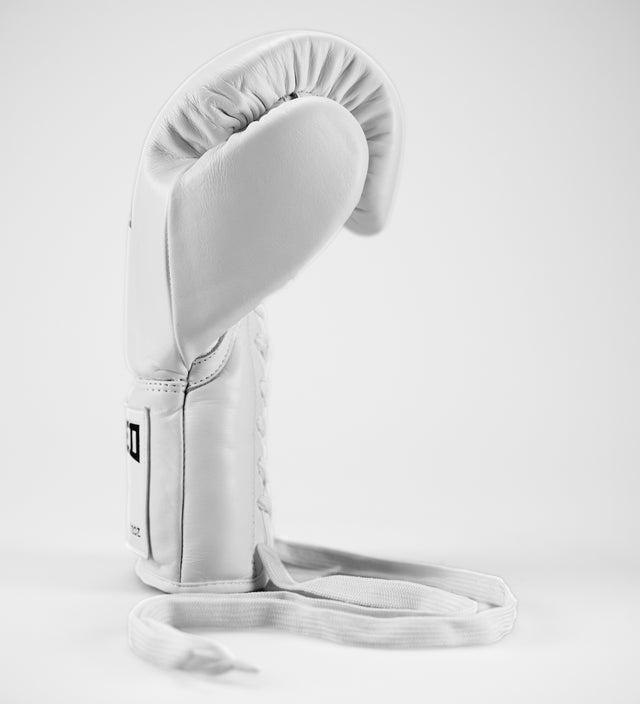 Gants de boxe Caged X Series à lacets – Blanc/Noir