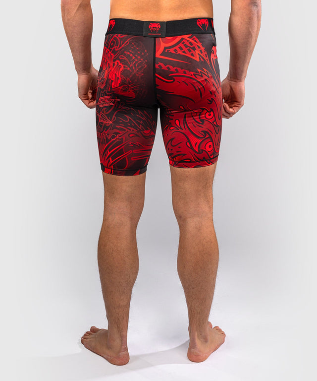 Shorts de compression Venum Wolf Atak – Noir/Rouge