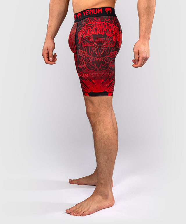 Shorts de compression Venum Wolf Atak – Noir/Rouge