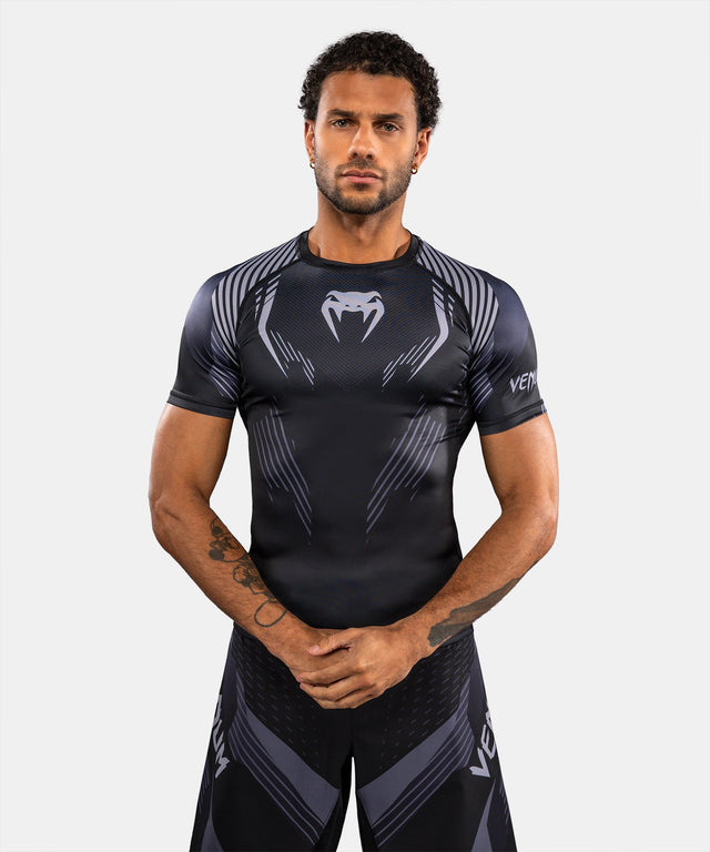 Rashguard Venum No-Gi 6.0 Manga Corta – Negro/Gris