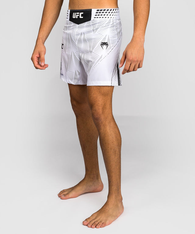 Pantaloni scurți MMA Venum UFC Zenith – Alb