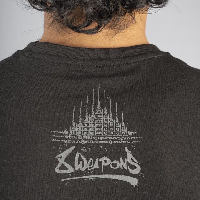 Camiseta 8 Weapons Yantra - Negro