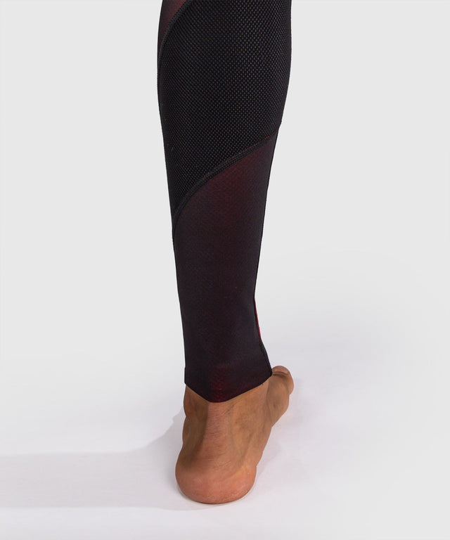 Pantaloncini a compressione Venum Amazonia Reborn – Nero/Rosso (VENUM-06451-100)