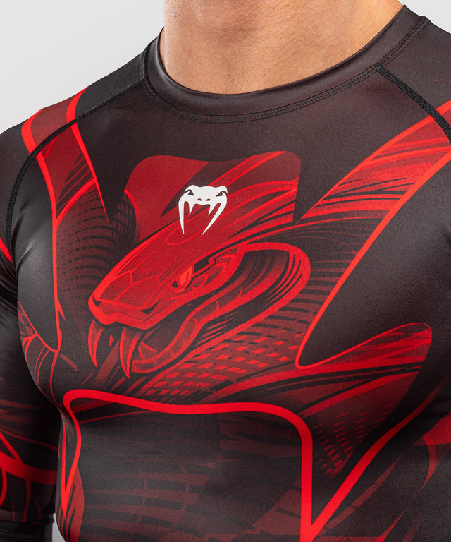 Rashguard Venum Crimson Viper 2.0 Mangas Largas – Negro/Rojo