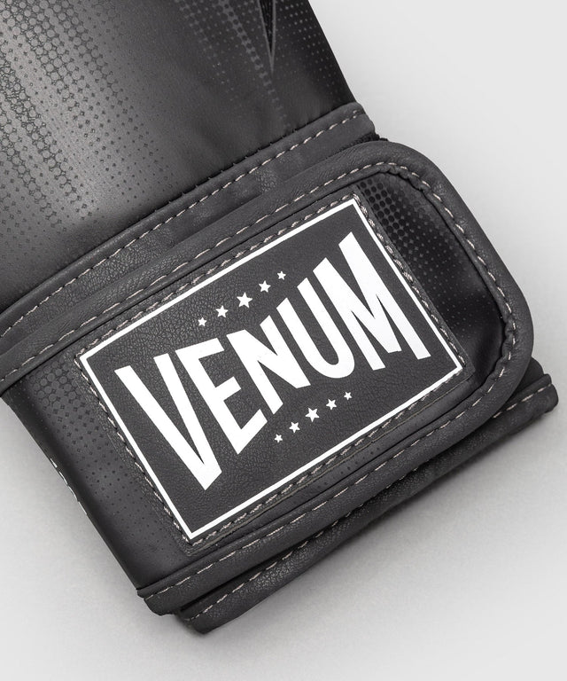 Gants de boxe Venum Stealth – Noir/Blanc