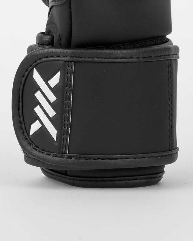 Luvas de sparring MMA Caged Shadow – Preto Mate/Branco