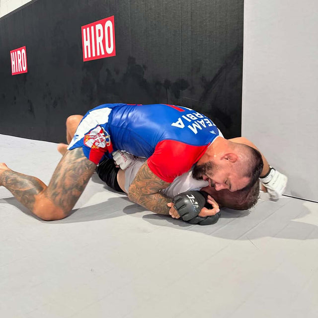 Phantom Athletics MMA-shorts Fusion-R Team Serbia – Röd/Vit/Blå