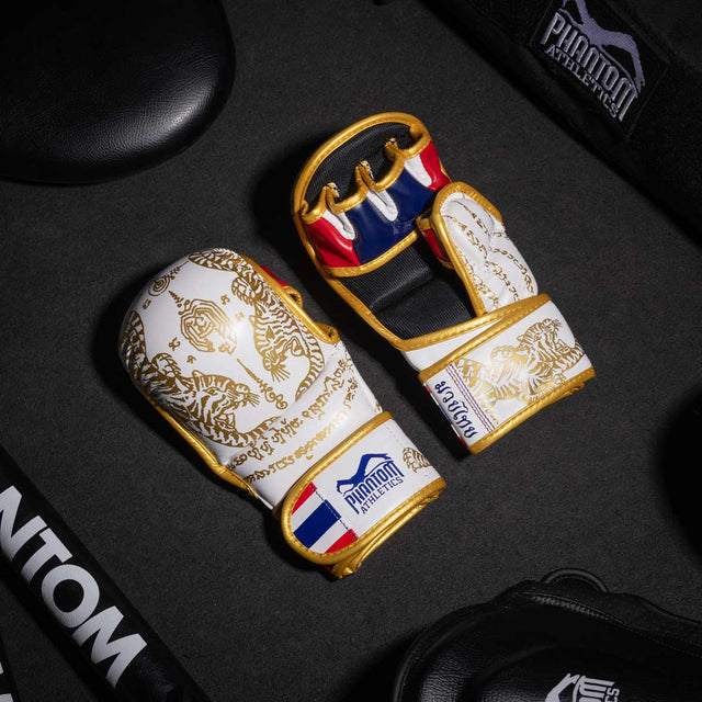 Mănuși MMA de sparring Phantom Athletics Muay Thai – Alb/Aur