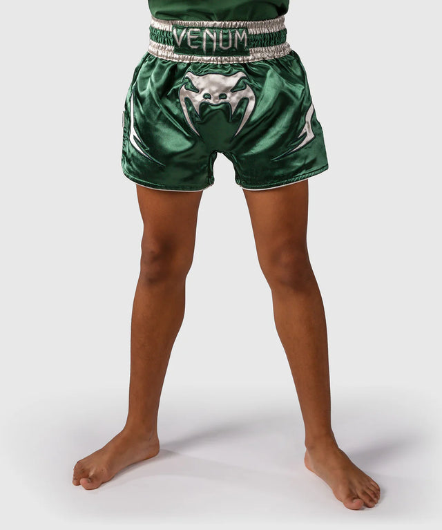 Venum Muay-Thai-Shorts Inferno Kinder – Grün