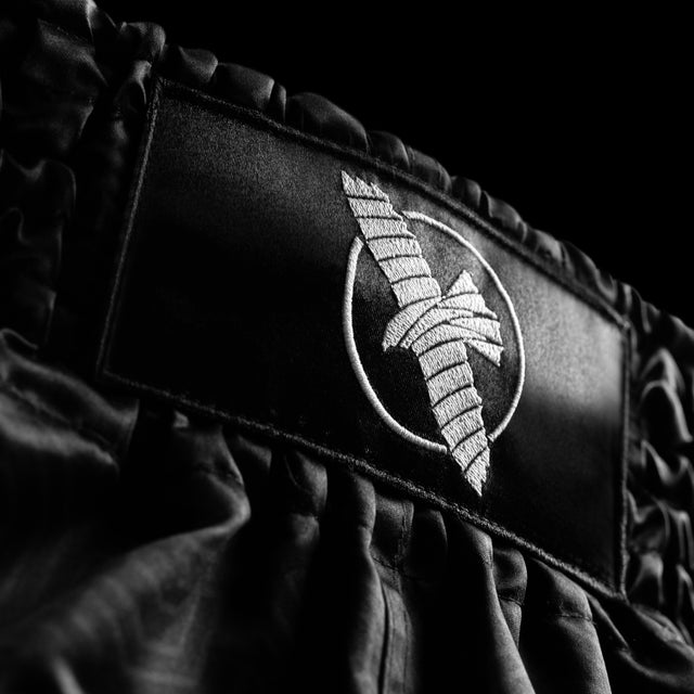 Hayabusa Muay-Thai-Shorts Core – Schwarz