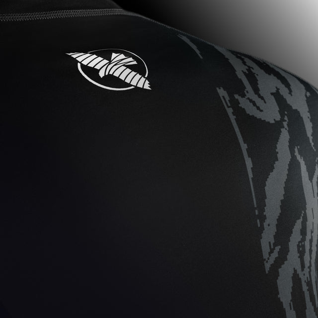 Rashguard Hayabusa Apex Manga Corta – Negro Carbón