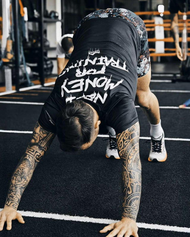 Tricou de antrenament Phantom Athletics Trainingsshirt EVO Need Money For Training – Negru