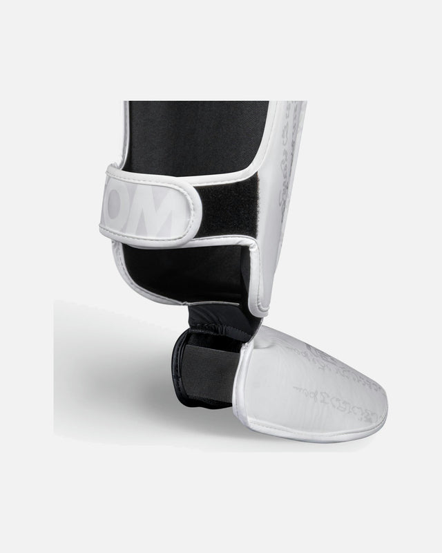 Chrániče holení Phantom Athletics Muay Thai – Frost Bílá