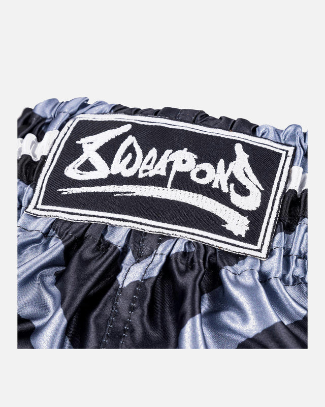 Pantalones de Muay Thai 8 WEAPONS 8 Ways Yant – Negro/Plata