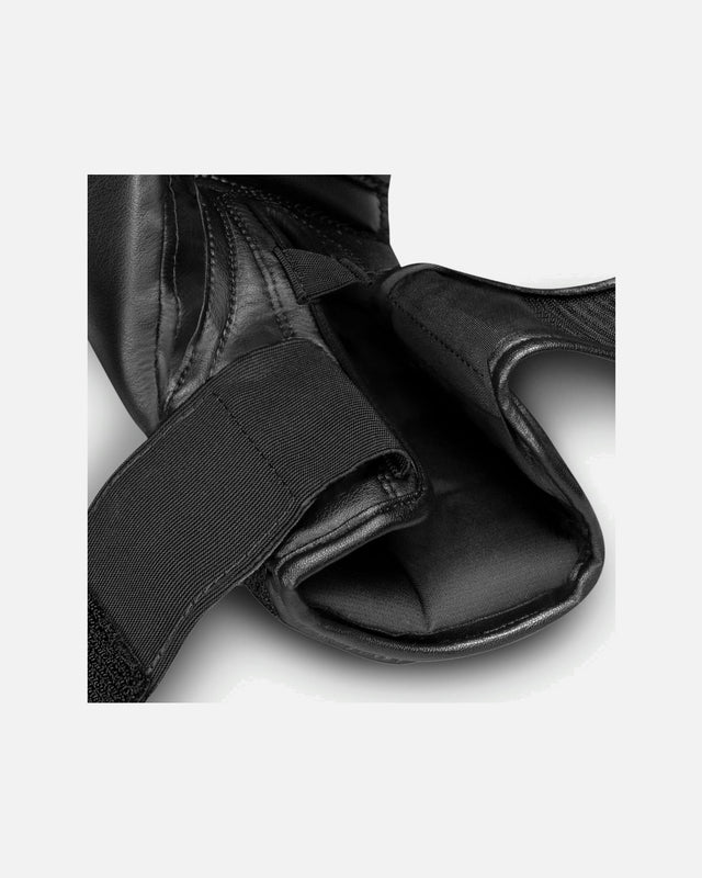 Hayabusa x Marvel Boxningshandskar Black Panther – Svart