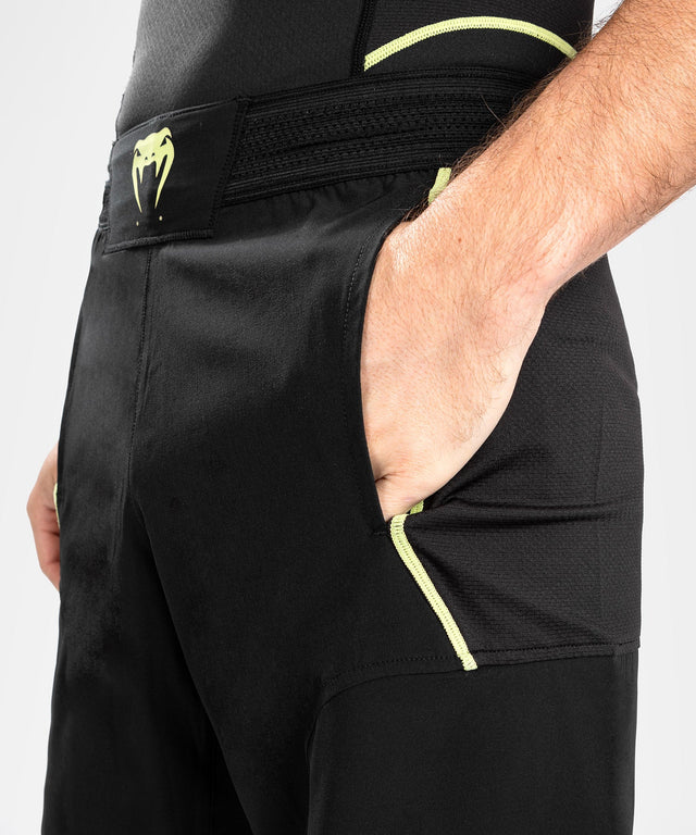 Calções de MMA Venum Fusion 2.0 – Preto/Amarelo