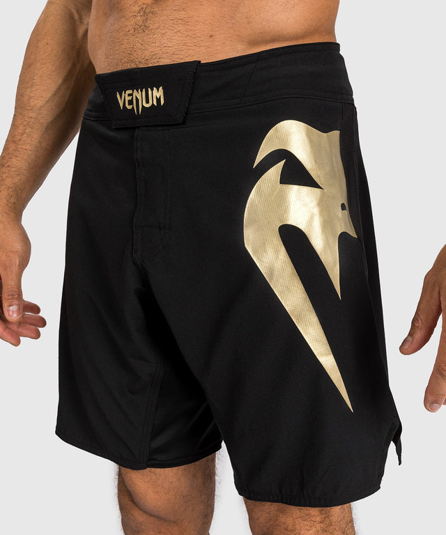 Calções de MMA Venum Light 5.0 – Preto/Ouro