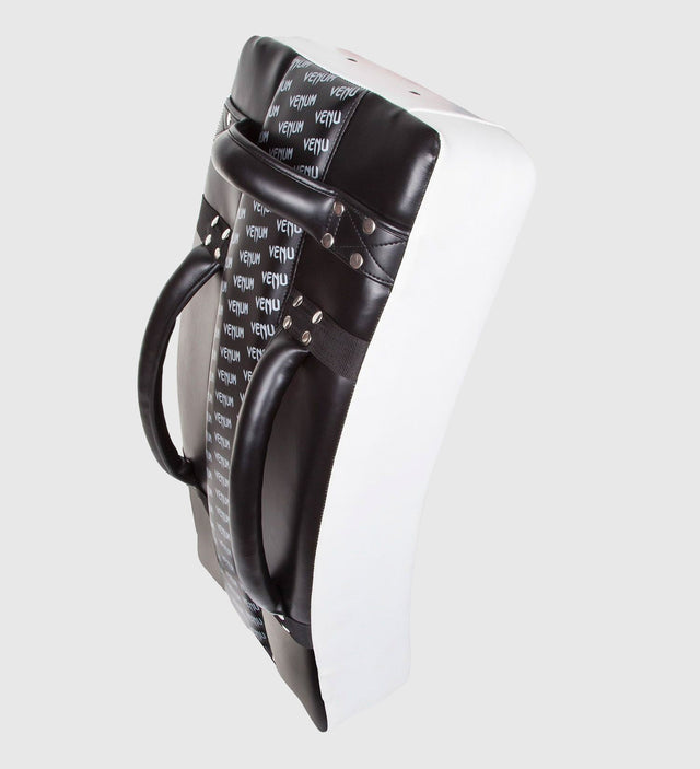 Paos de Muay Thai Venum Absolute Curvos – Preto/Branco