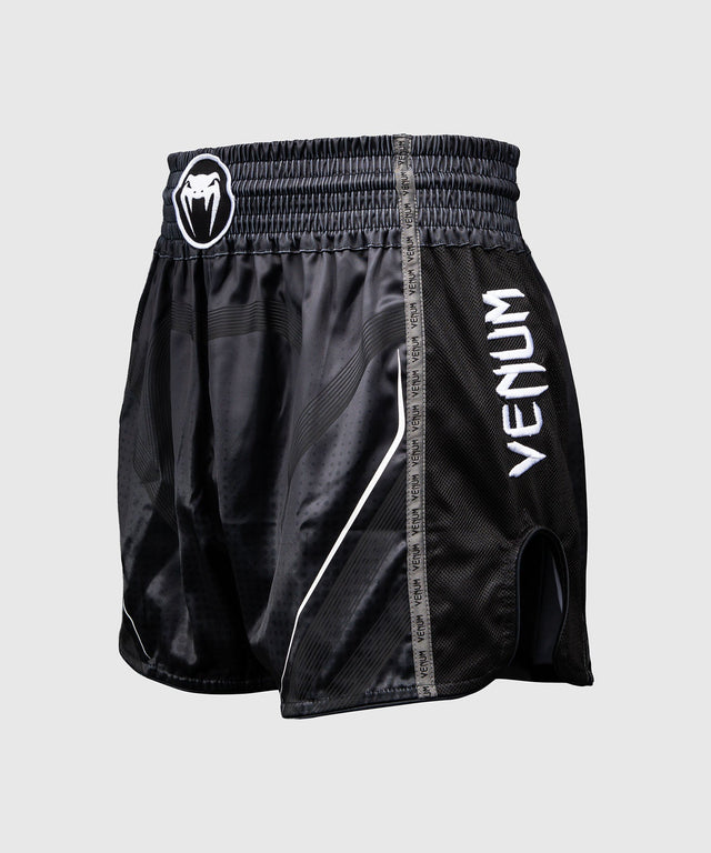 Spodenki Muay Thai Venum Stealth – Czarne/Białe