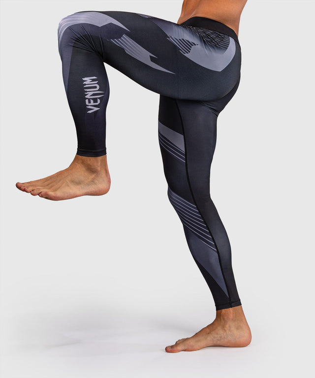 Venum Compression Shorts No-Gi 6.0 – Black/White