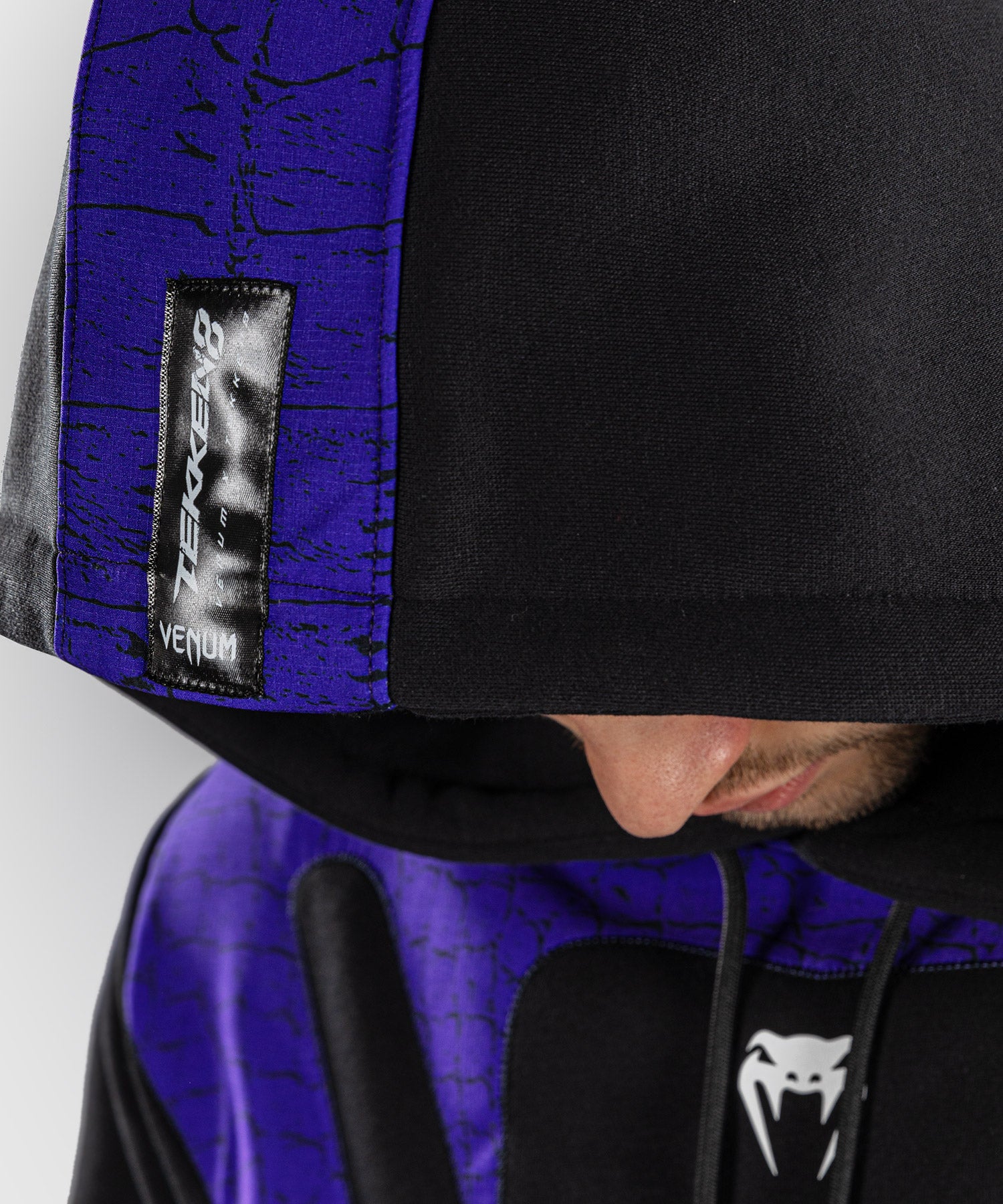 Venum Hoodie x TEKKEN 8 Kazuya – Preto/Roxo