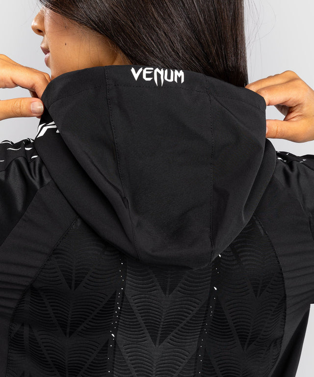 Camisola com capuz Venum UFC Zenith para mulher – Preto