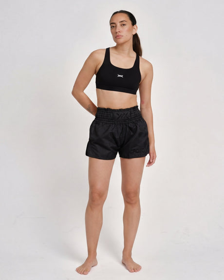 Caged Muay Thai shorts Classic – Sort/Sort kvinde