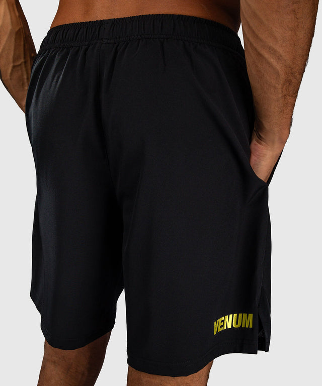 Pantaloni scurți de antrenament Venum Contender – Negru/Auriu