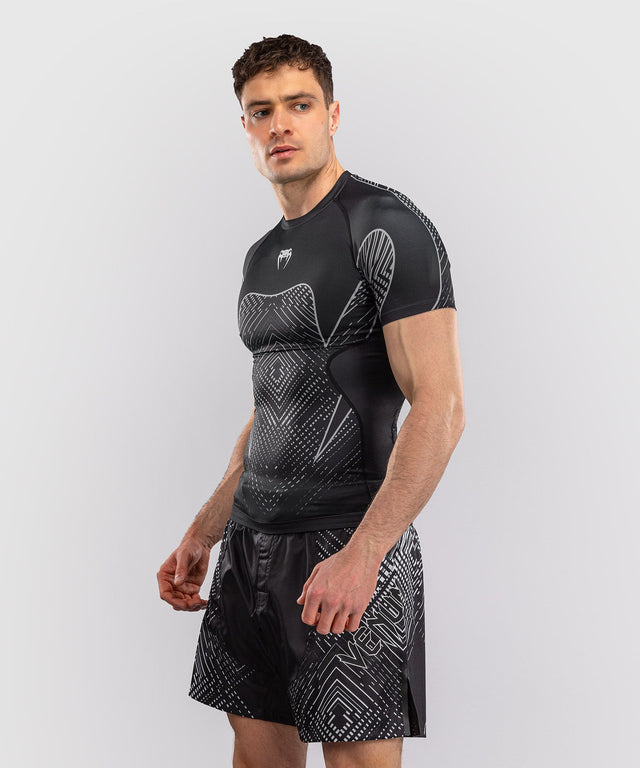 Rashguard Venum Midnight Fury Manches Courtes – Noir/Gris/Argent