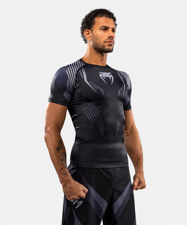 Rashguard Venum No-Gi 6.0 Manga Corta – Negro/Gris
