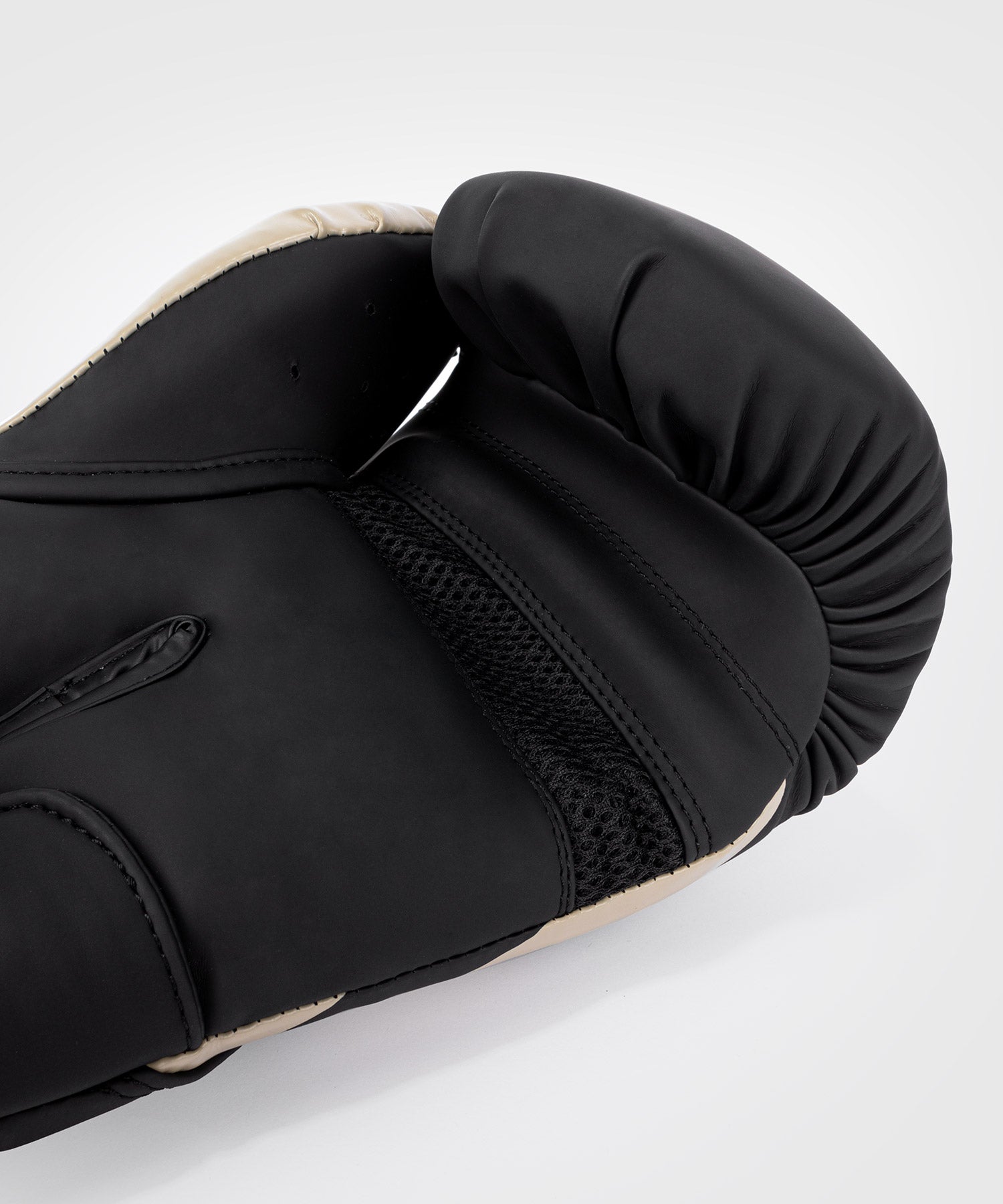 Guantes de boxeo Venum Challenger 4.0 – Negro/Beige