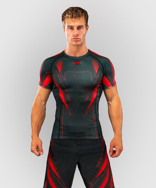 Rashguard Venum Amazonia Reborn Manga Corta – Negro/Rojo
