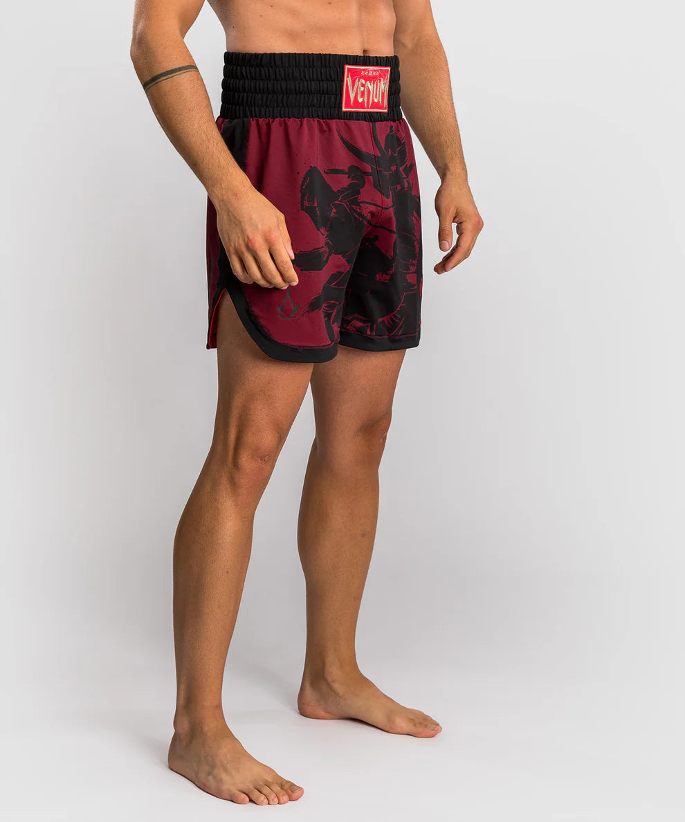Pantaloncini da boxe Venum x Assassin's Creed Shadows – Bordeaux/Nero