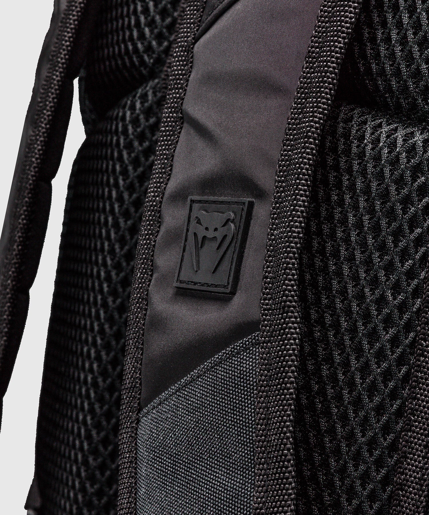 Rucsac Venum Amazonia Reborn L – Negru/Roșu