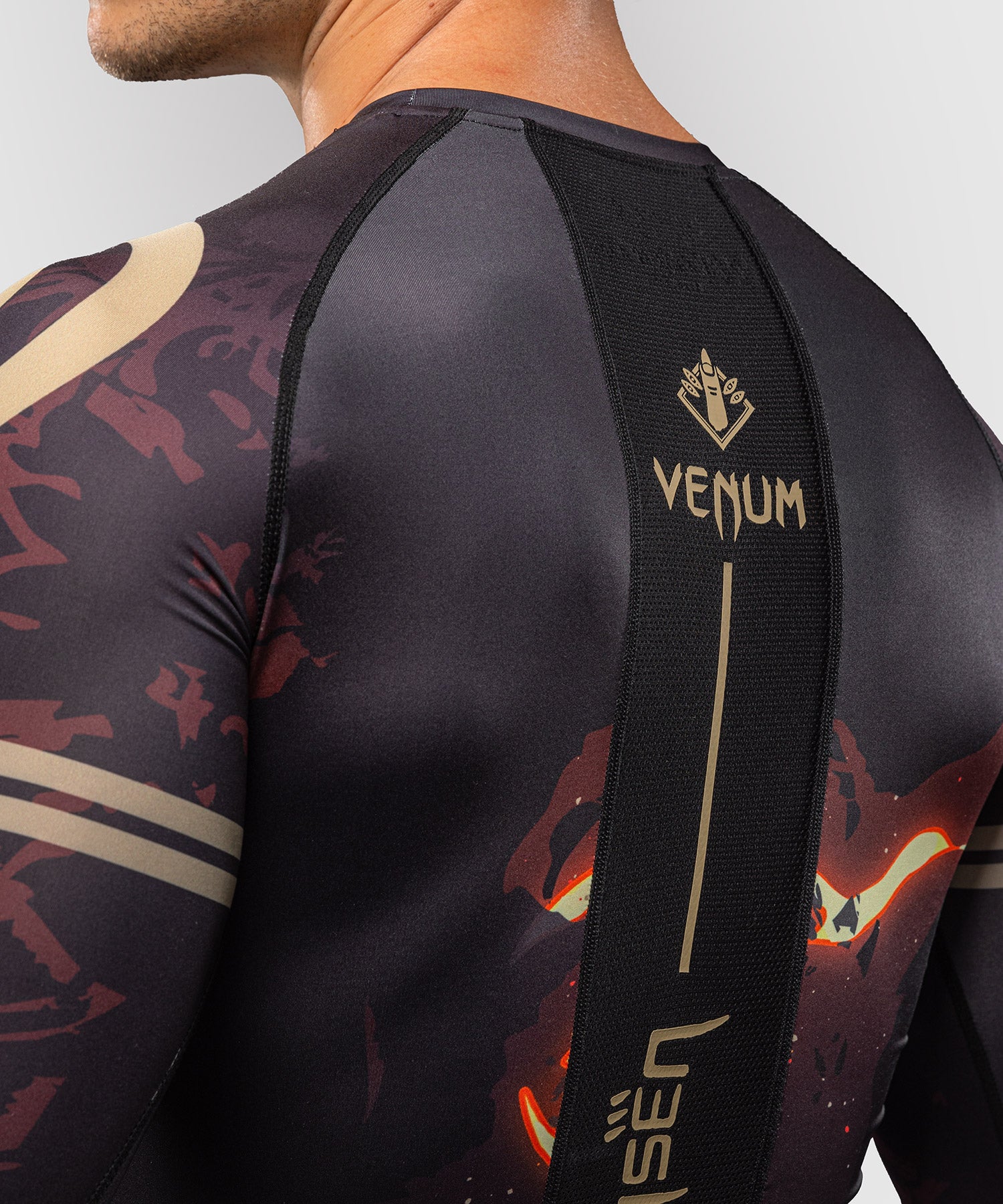 Venum Rashguard x Jujutsu Kaisen Sukuna Lange ærmer - Sort/Beige