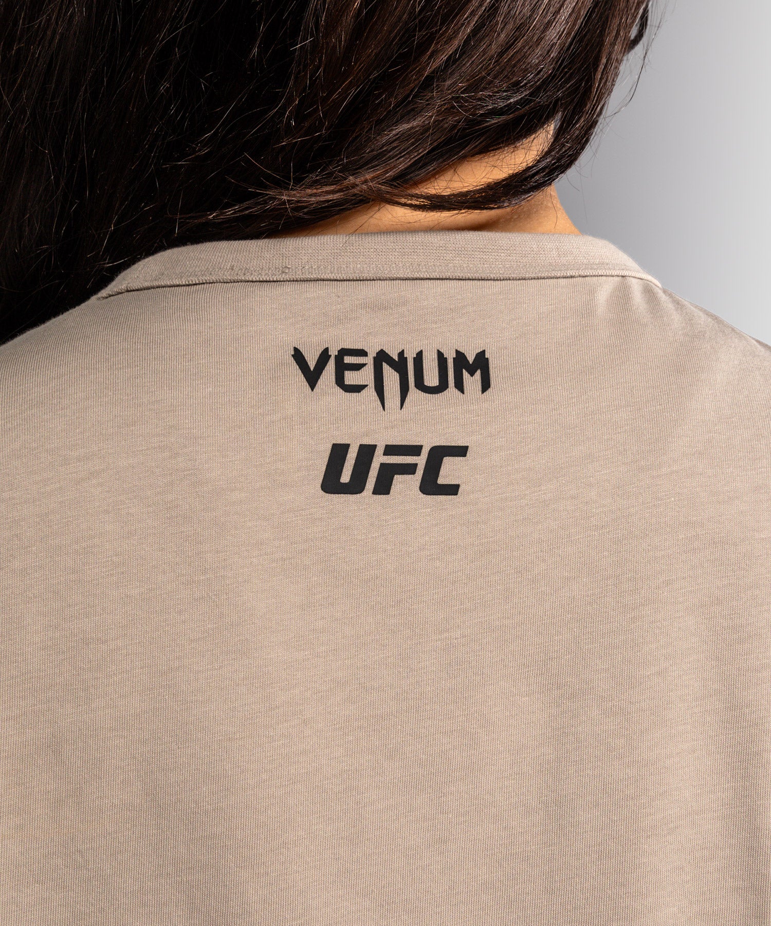 T-shirt UFC Venum Unity da donna – Sabbia
