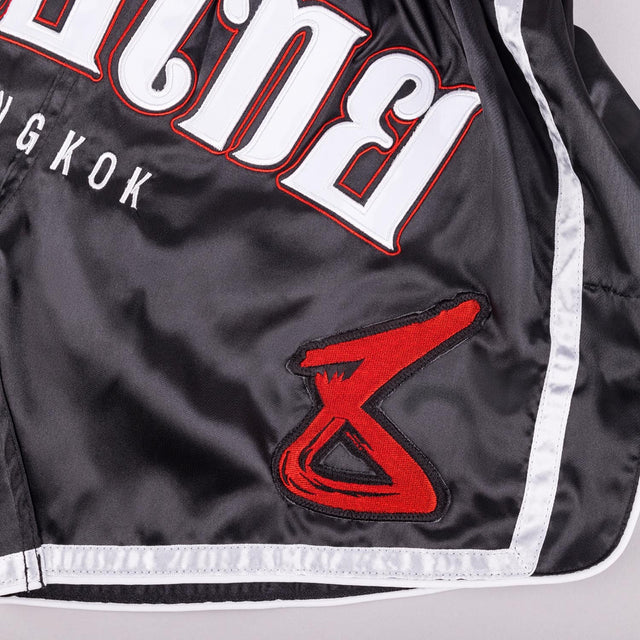 8 WEAPONS Muay-Thai-Shorts Bangkok – Schwarz/Weiß