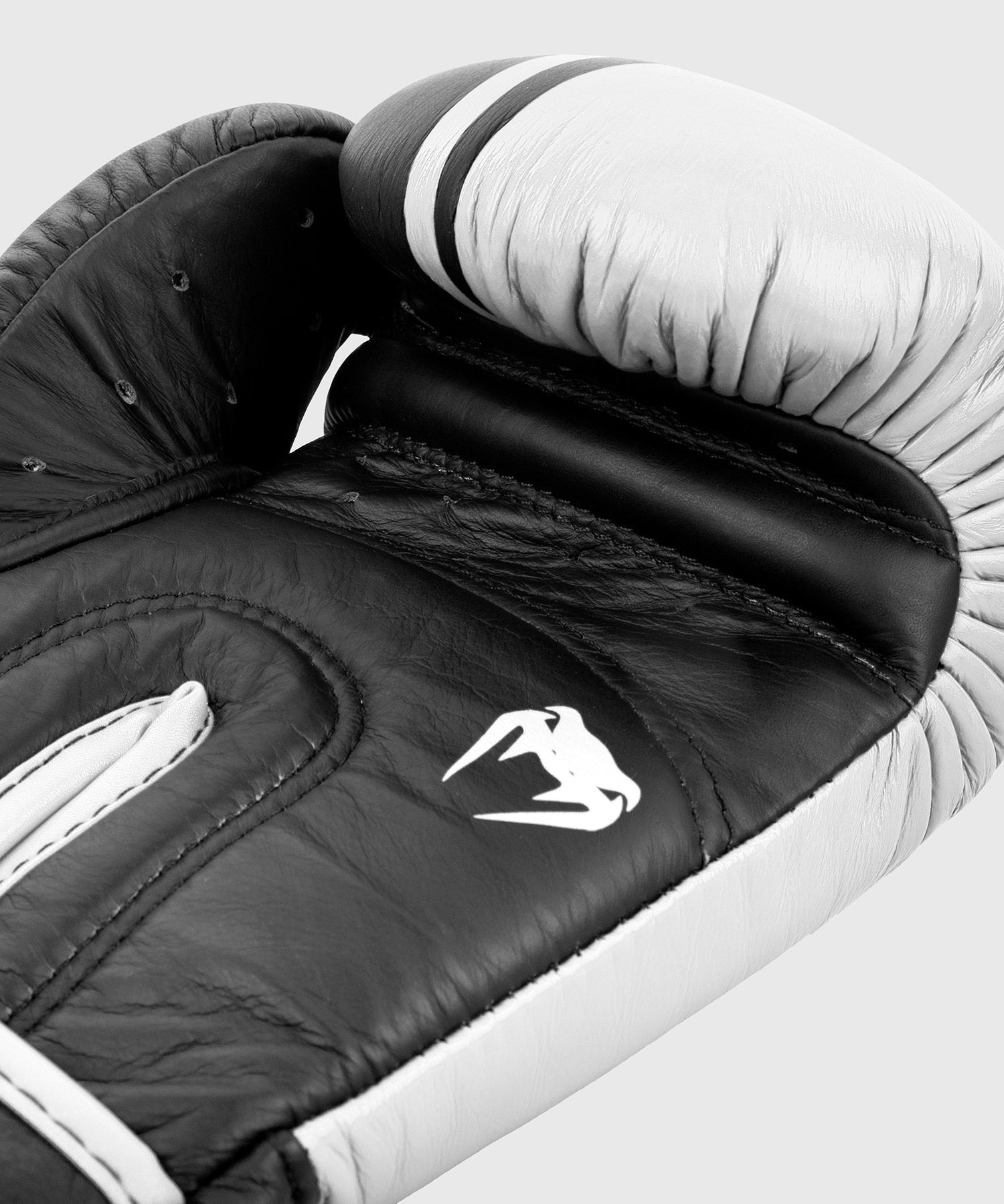 Venum Bokshandschoenen Shield Pro - Zwart/Wit