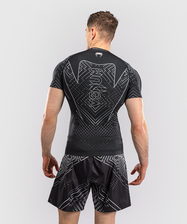 Rashguard Venum Midnight Fury Manches Courtes – Noir/Gris/Argent