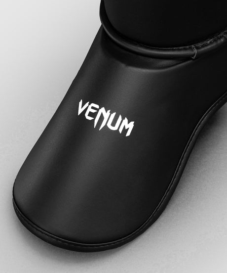 Venum Skinnebensbeskyttere Contender 1.5 – Sort/Hvid
