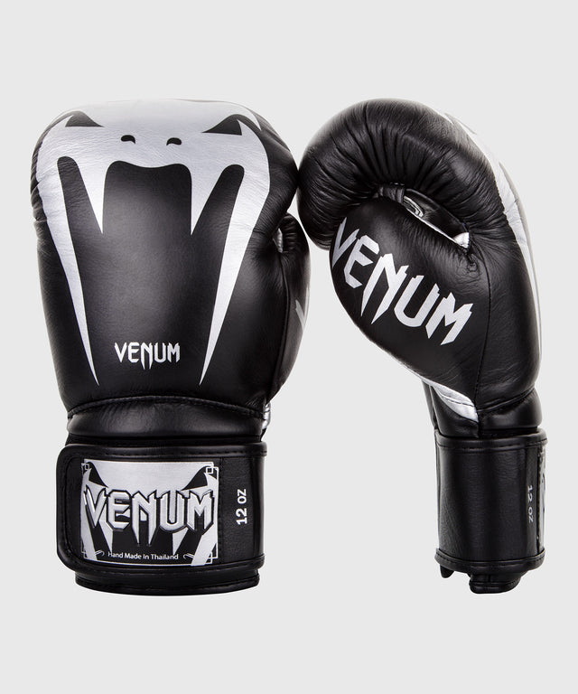 Mănuși de box Venum Giant 3.0 – Negru/Argintiu