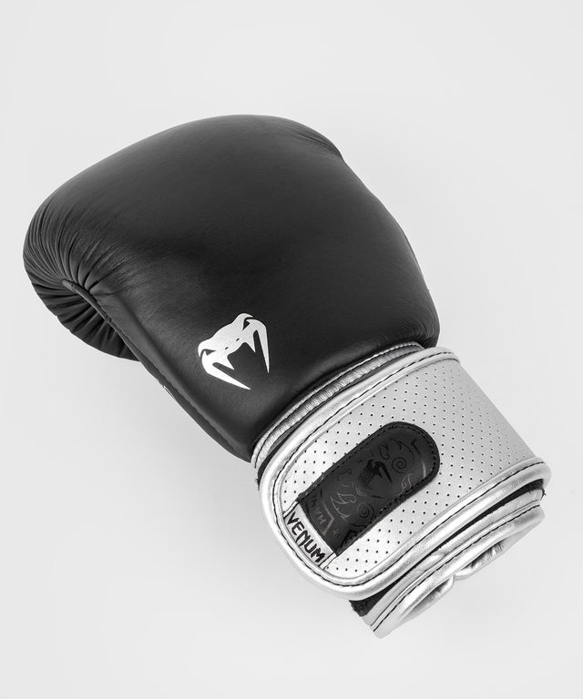 Mănuși de box Venum Power 2.0 – Negru/Argintiu