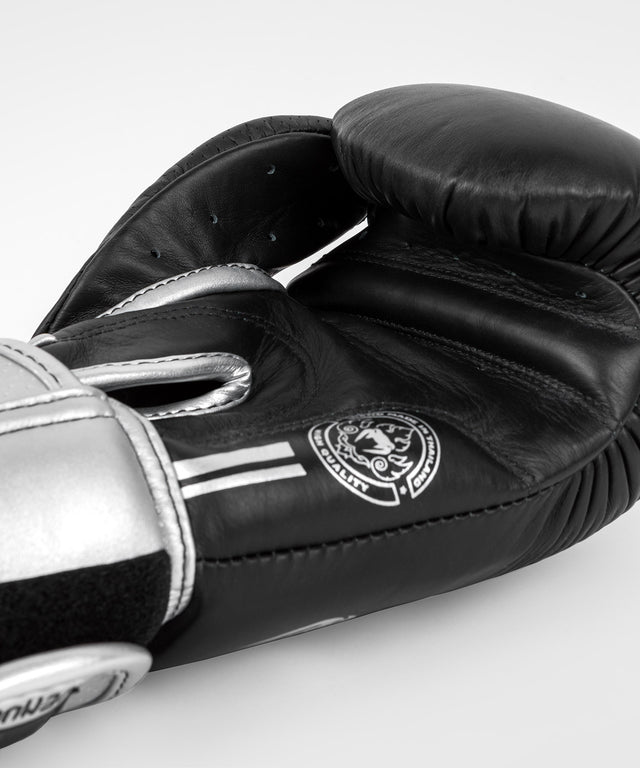 Mănuși de box Venum Power 2.0 – Negru/Argintiu