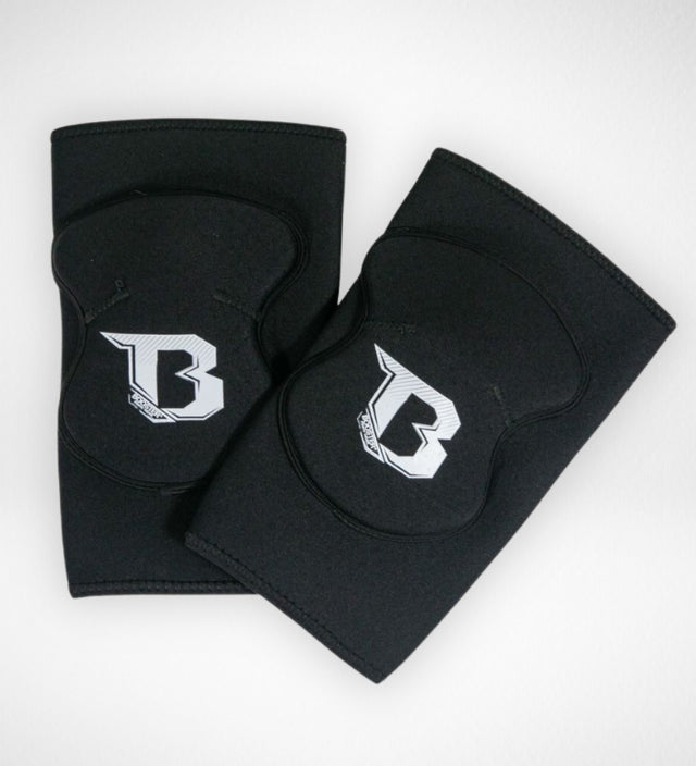 Booster Ellenbogenschoner B FORCE – Schwarz/Weiß