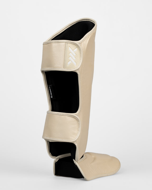Caged Schienbeinschoner 'X' Series – Creme Weiß