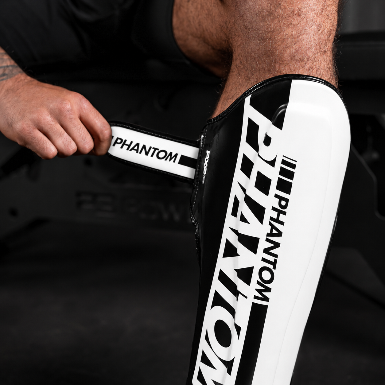 Espinilleras Phantom Athletics APEX Striking – Blanco