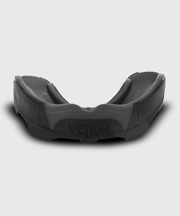 Protector bucal Venum Predator – Negro/Gris