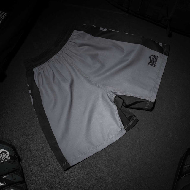 Pantaloni scurți MMA Phantom Athletics EVO Apex – Gri
