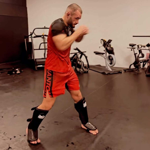 Pantaloni scurți MMA Phantom Athletics EVO Apex – Roșu